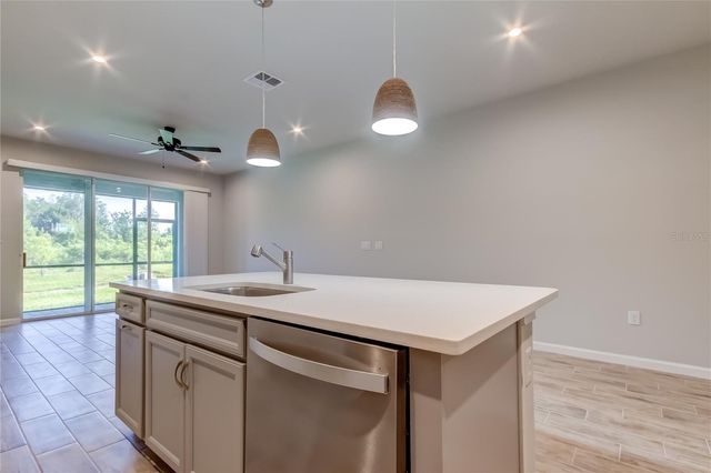 8341 WILDFLOWER GLEN AVENUE, Odessa, FL 33556