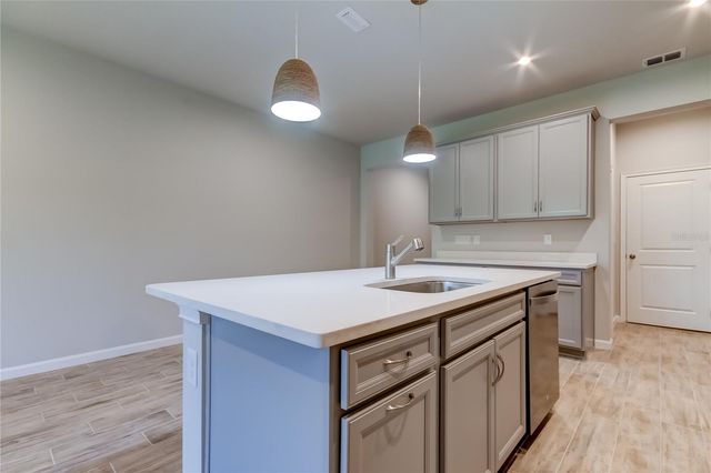 8341 WILDFLOWER GLEN AVENUE, Odessa, FL 33556