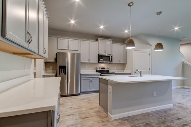 8341 WILDFLOWER GLEN AVENUE, Odessa, FL 33556