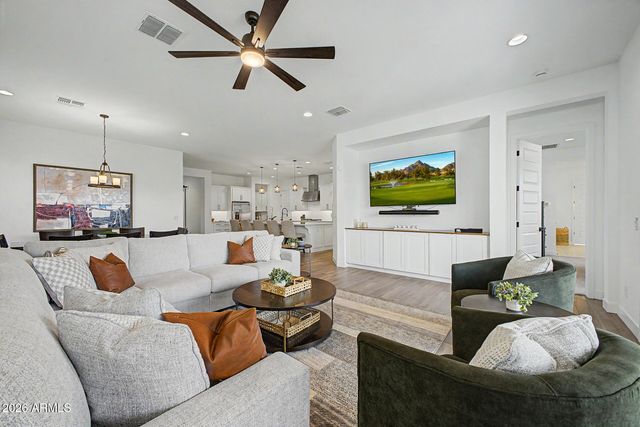 8432 W SOLANO Drive, Glendale, AZ 85305