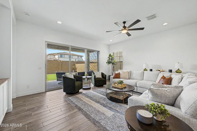 8432 W SOLANO Drive, Glendale, AZ 85305