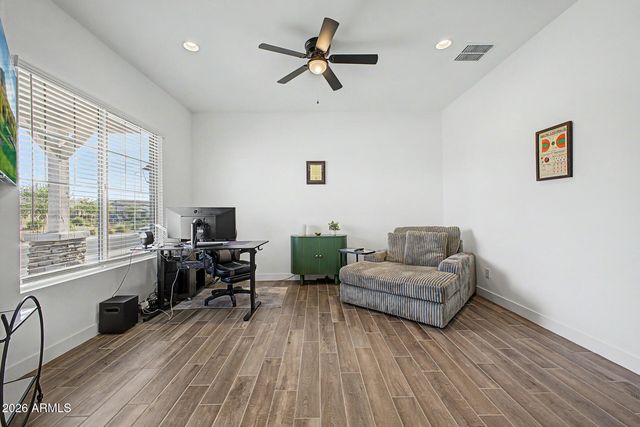 8432 W SOLANO Drive, Glendale, AZ 85305