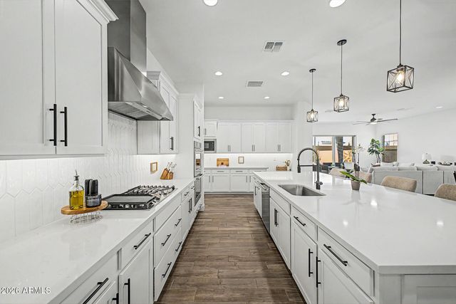 8432 W SOLANO Drive, Glendale, AZ 85305