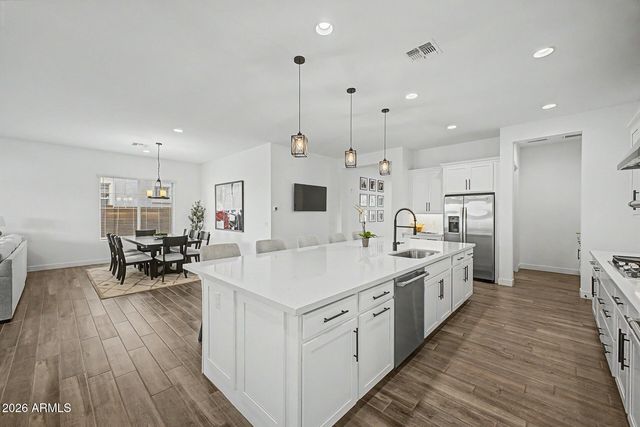 8432 W SOLANO Drive, Glendale, AZ 85305