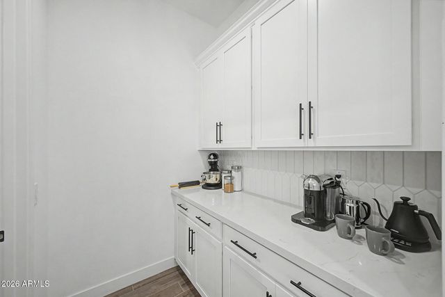 8432 W SOLANO Drive, Glendale, AZ 85305