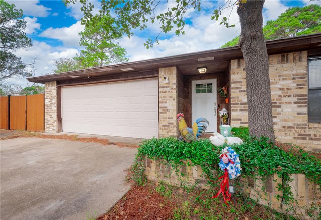108 Lei CT, Bastrop, TX 78602