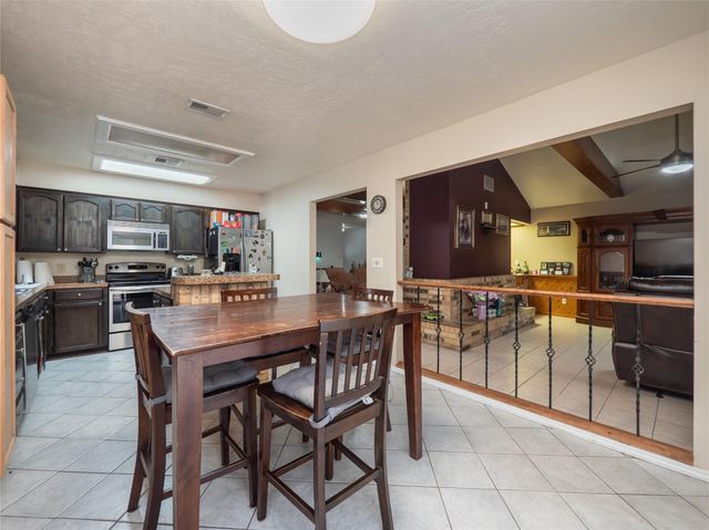 108 Lei CT, Bastrop, TX 78602