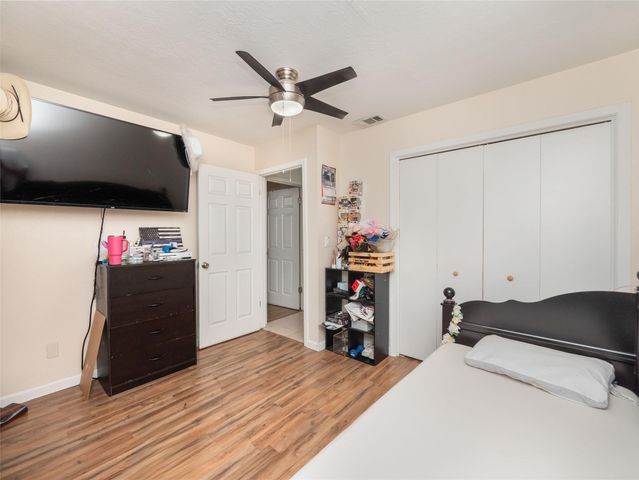 108 Lei CT, Bastrop, TX 78602