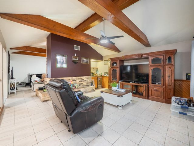 108 Lei CT, Bastrop, TX 78602