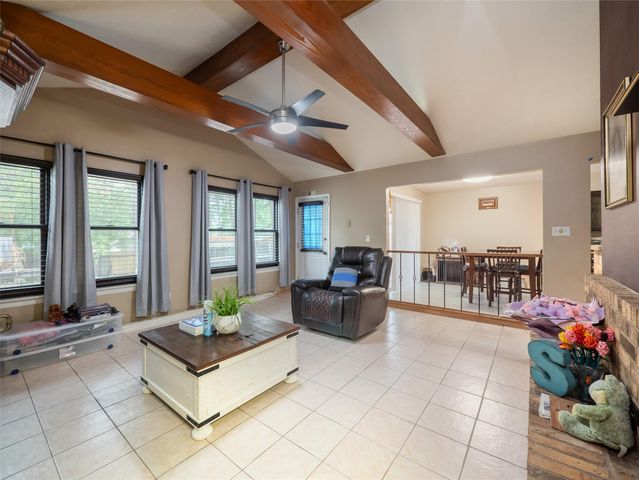 108 Lei CT, Bastrop, TX 78602