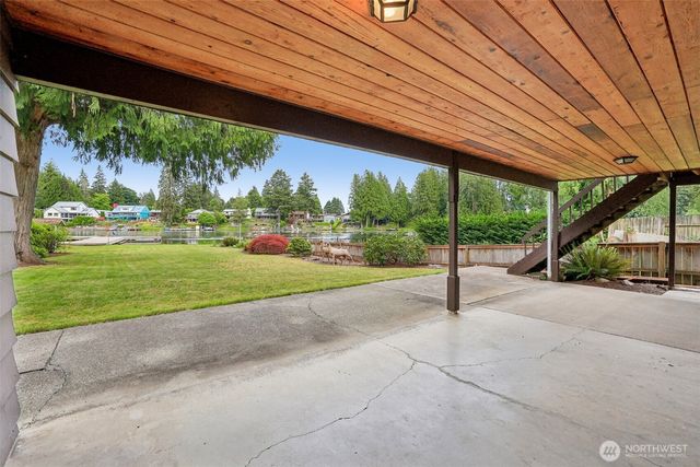 31430 W Lake Morton Drive SE, Kent, WA 98042