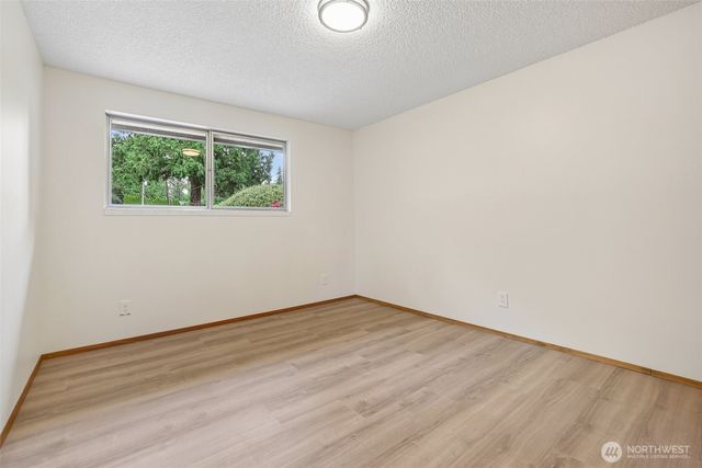 31430 W Lake Morton Drive SE, Kent, WA 98042