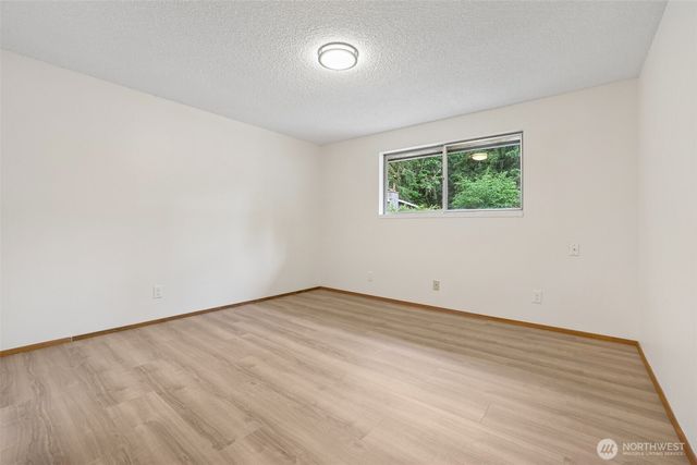 31430 W Lake Morton Drive SE, Kent, WA 98042