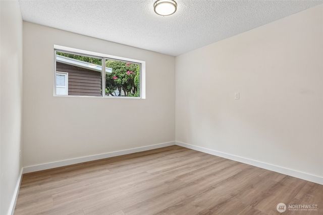 31430 W Lake Morton Drive SE, Kent, WA 98042