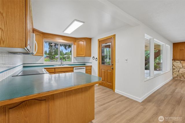 31430 W Lake Morton Drive SE, Kent, WA 98042
