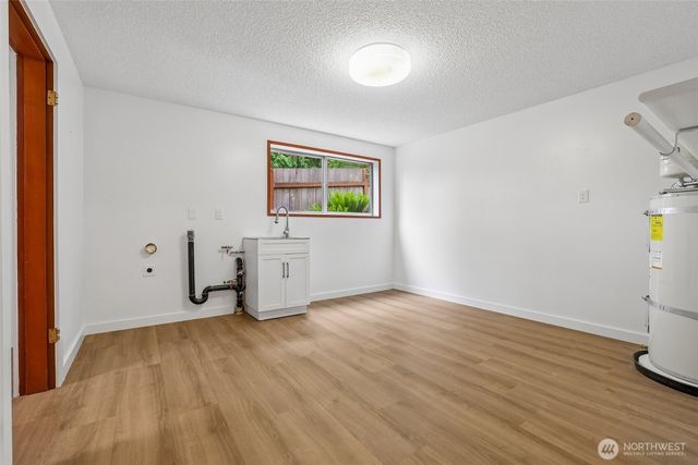 31430 W Lake Morton Drive SE, Kent, WA 98042