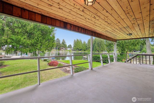 31430 W Lake Morton Drive SE, Kent, WA 98042