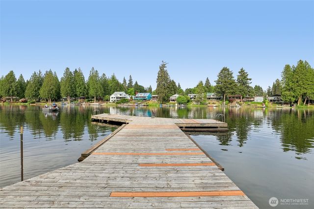 31430 W Lake Morton Drive SE, Kent, WA 98042