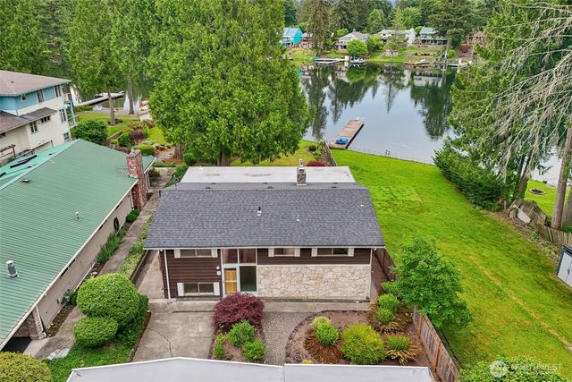 31430 W Lake Morton Drive SE, Kent, WA 98042