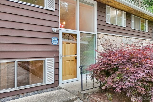 31430 W Lake Morton Drive SE, Kent, WA 98042