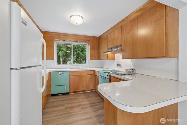 31430 W Lake Morton Drive SE, Kent, WA 98042