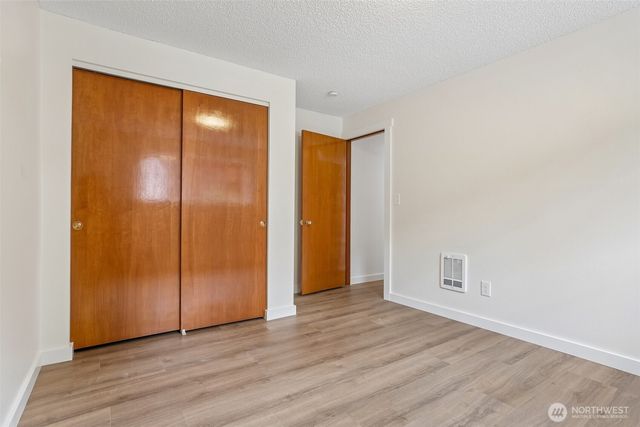 31430 W Lake Morton Drive SE, Kent, WA 98042