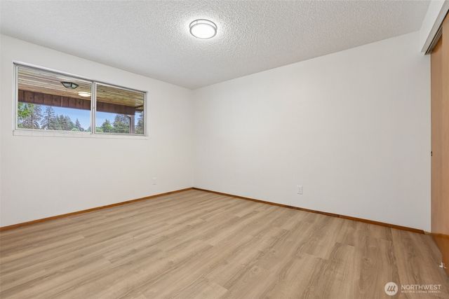 31430 W Lake Morton Drive SE, Kent, WA 98042