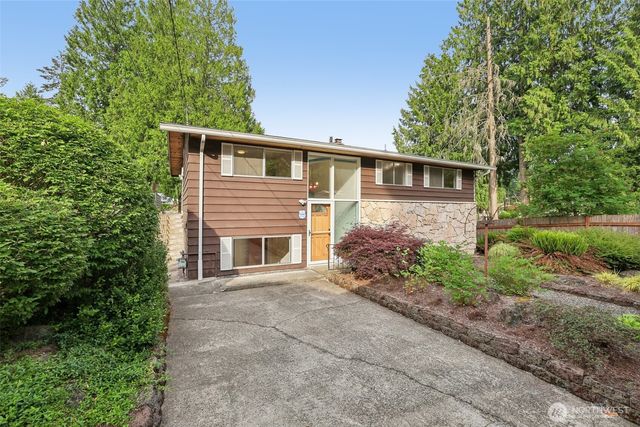 31430 W Lake Morton Drive SE, Kent, WA 98042