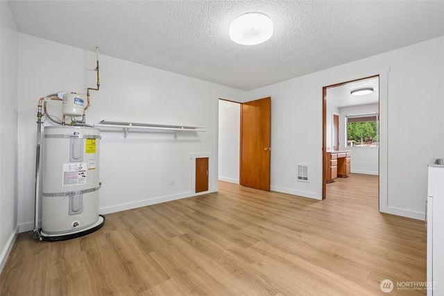31430 W Lake Morton Drive SE, Kent, WA 98042