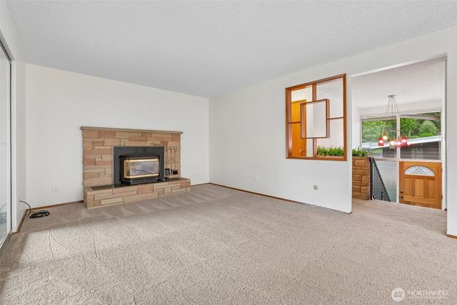 31430 W Lake Morton Drive SE, Kent, WA 98042