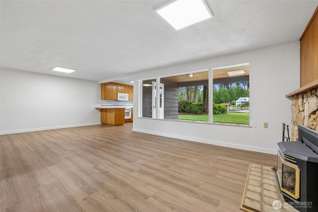 31430 W Lake Morton Drive SE, Kent, WA 98042