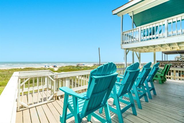 2426 Bluewater Hwy, Surfside Beach, TX 77541