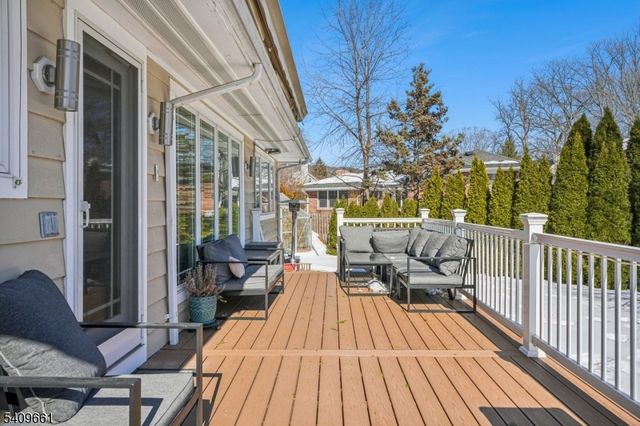 33 Haran Cir, Millburn Twp., NJ 07041