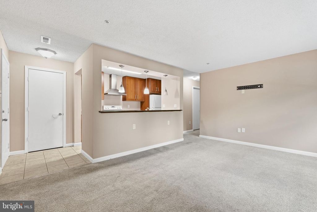 Image 1 of property listing at 14018 VALLEYFIELD DR #6-7, Silver Spring, MD 20906
