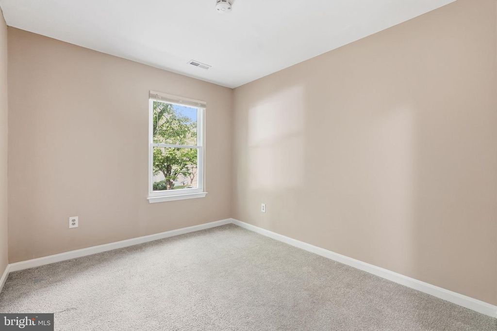 Image 11 of property listing at 14018 VALLEYFIELD DR #6-7, Silver Spring, MD 20906
