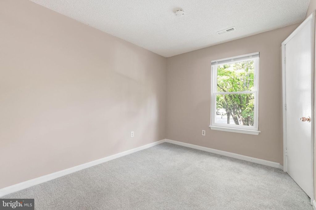 Image 12 of property listing at 14018 VALLEYFIELD DR #6-7, Silver Spring, MD 20906