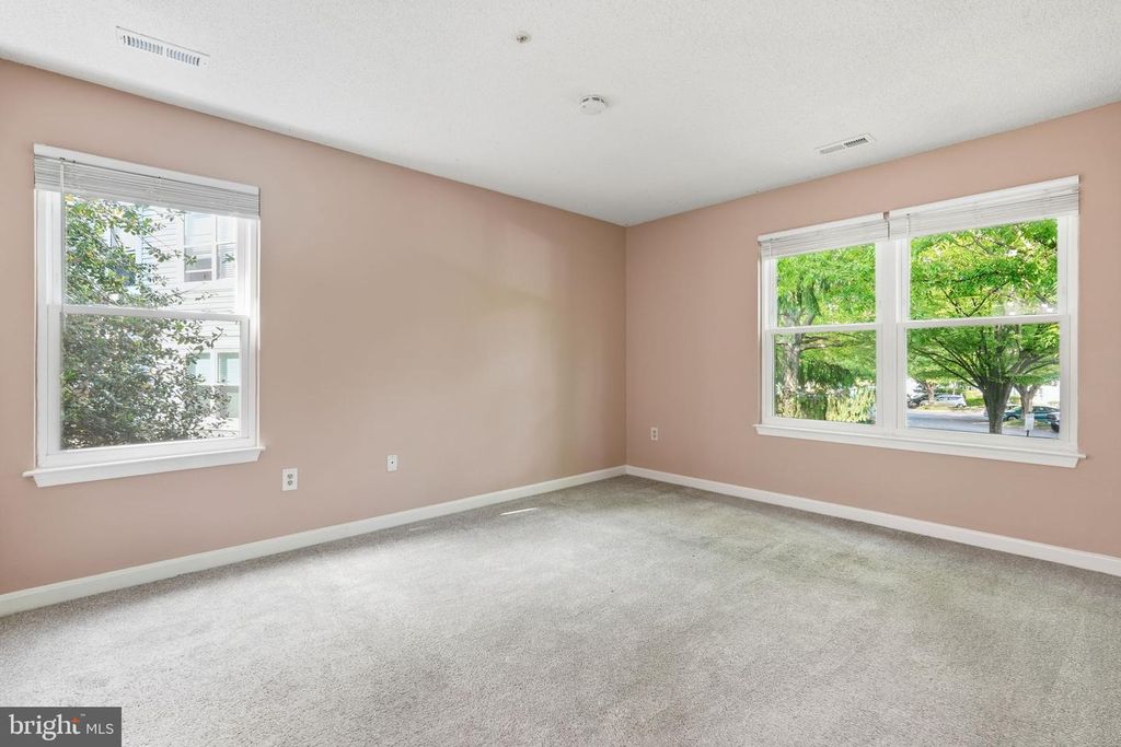 Image 13 of property listing at 14018 VALLEYFIELD DR #6-7, Silver Spring, MD 20906