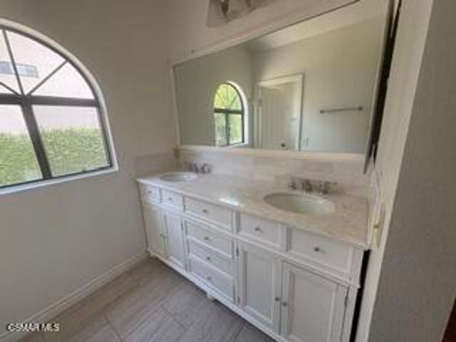 3855 Lost Springs Drive, Calabasas, CA 91301