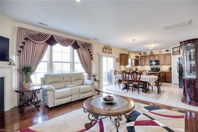 716 Daylily LN, Newport News, VA 23608