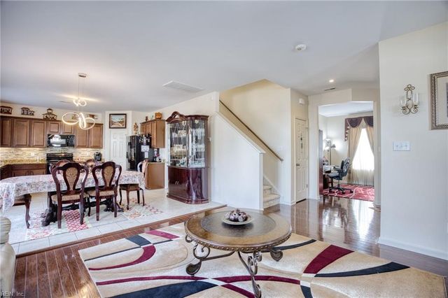 716 Daylily LN, Newport News, VA 23608