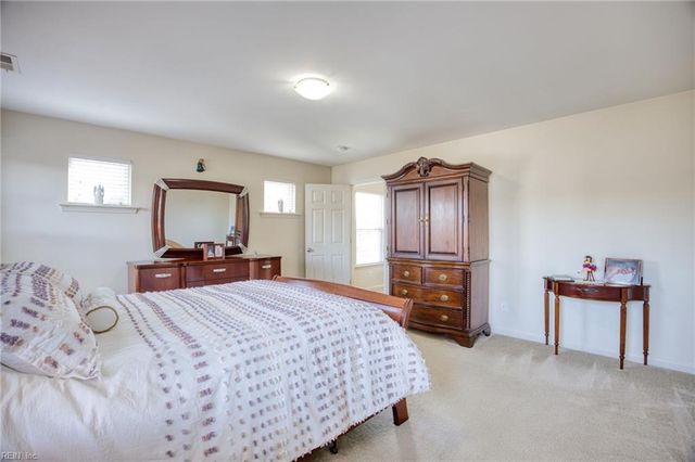 716 Daylily LN, Newport News, VA 23608