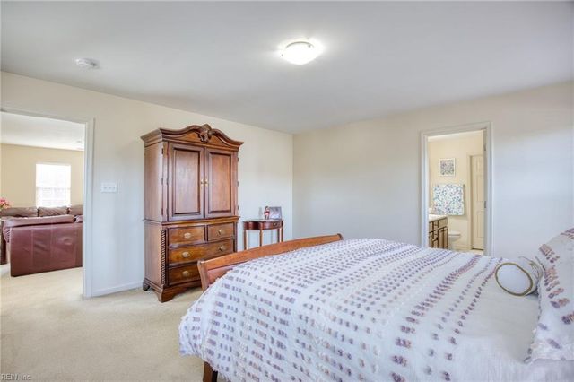 716 Daylily LN, Newport News, VA 23608