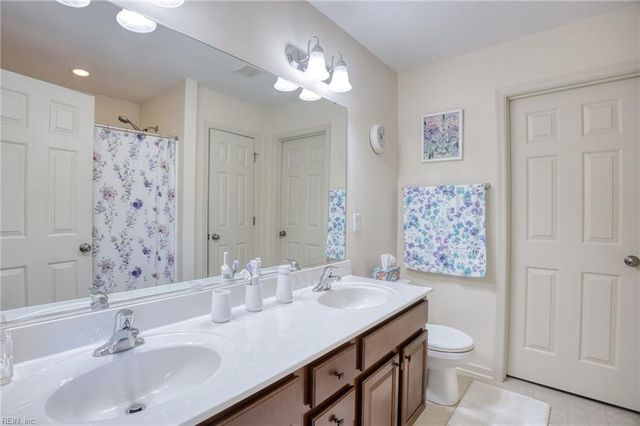 716 Daylily LN, Newport News, VA 23608