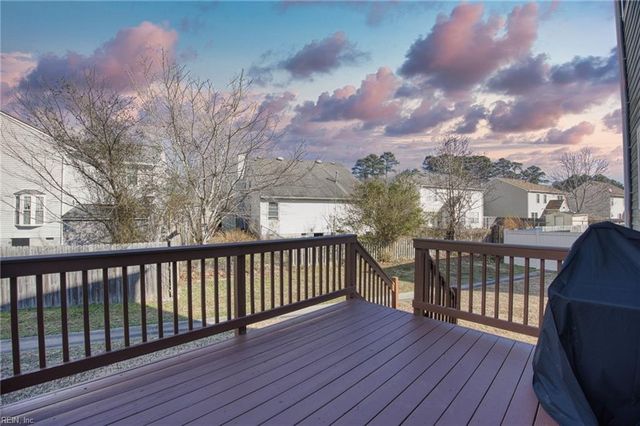 716 Daylily LN, Newport News, VA 23608