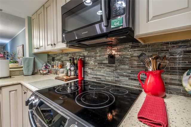 90 S HIGHLAND AVENUE 318, Tarpon Springs, FL 34689