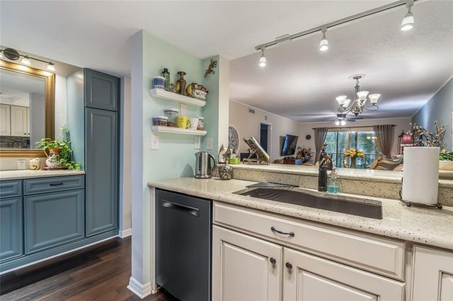 90 S HIGHLAND AVENUE 318, Tarpon Springs, FL 34689