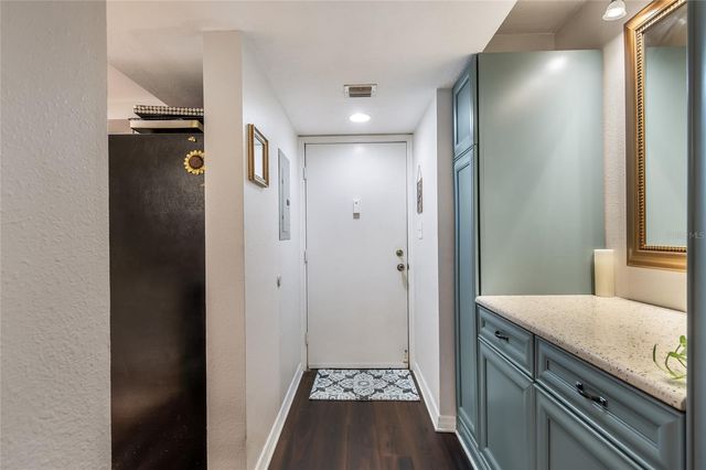 90 S HIGHLAND AVENUE 318, Tarpon Springs, FL 34689