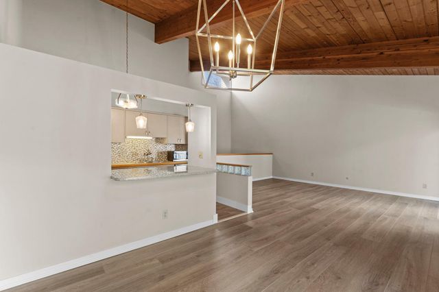 8405 137th Court, Apple Valley, MN 55124