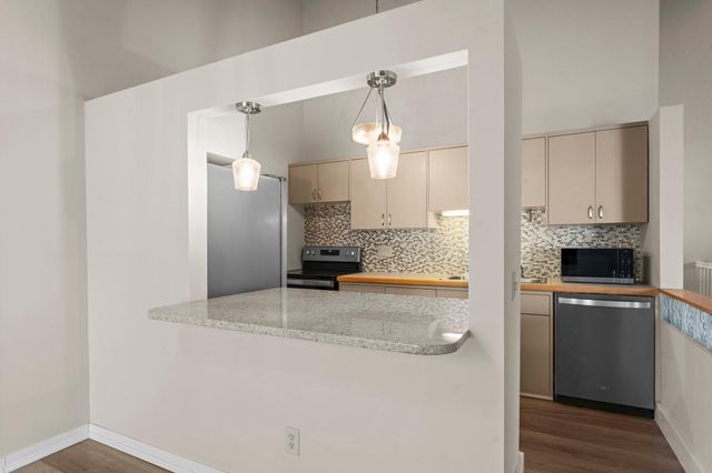 8405 137th Court, Apple Valley, MN 55124