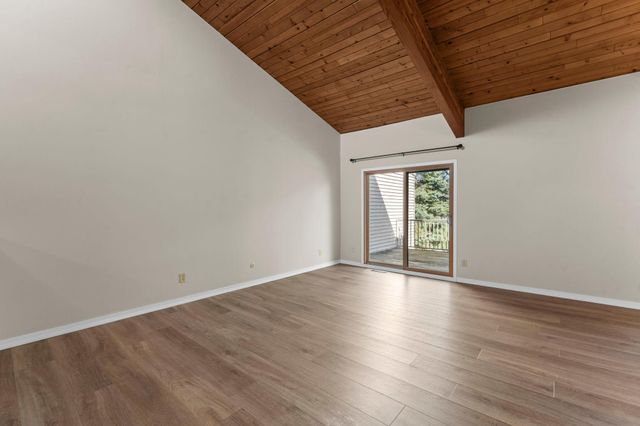 8405 137th Court, Apple Valley, MN 55124